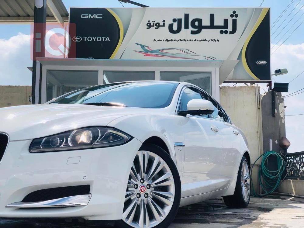 جاكوار XF